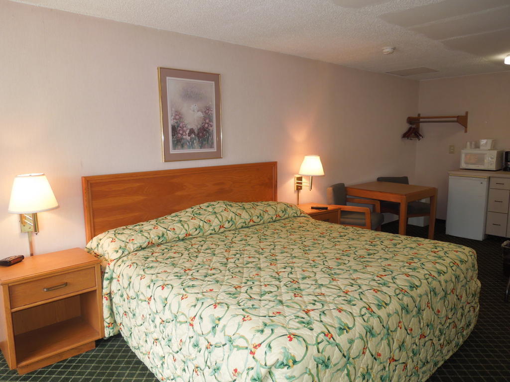Knights Inn Elyria Phòng bức ảnh