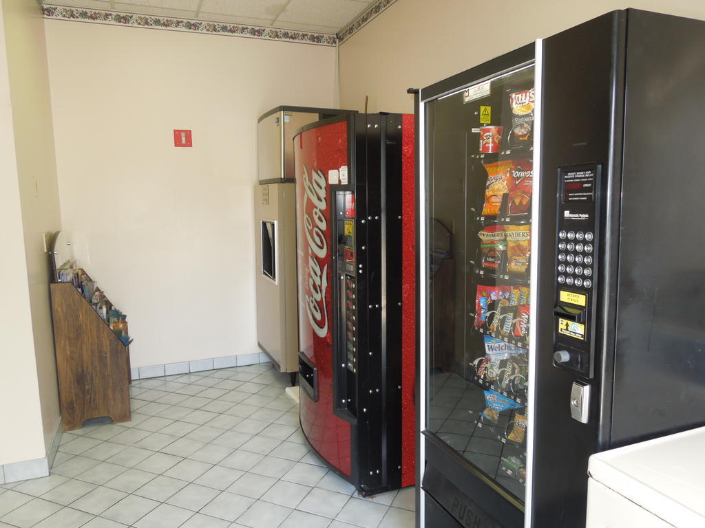 Knights Inn Elyria Ngoại thất bức ảnh
